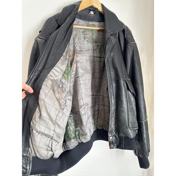 American Vintage Distressed Oversized  Leather Bomber Jacket in Black, XL - Picture 7 of 9
